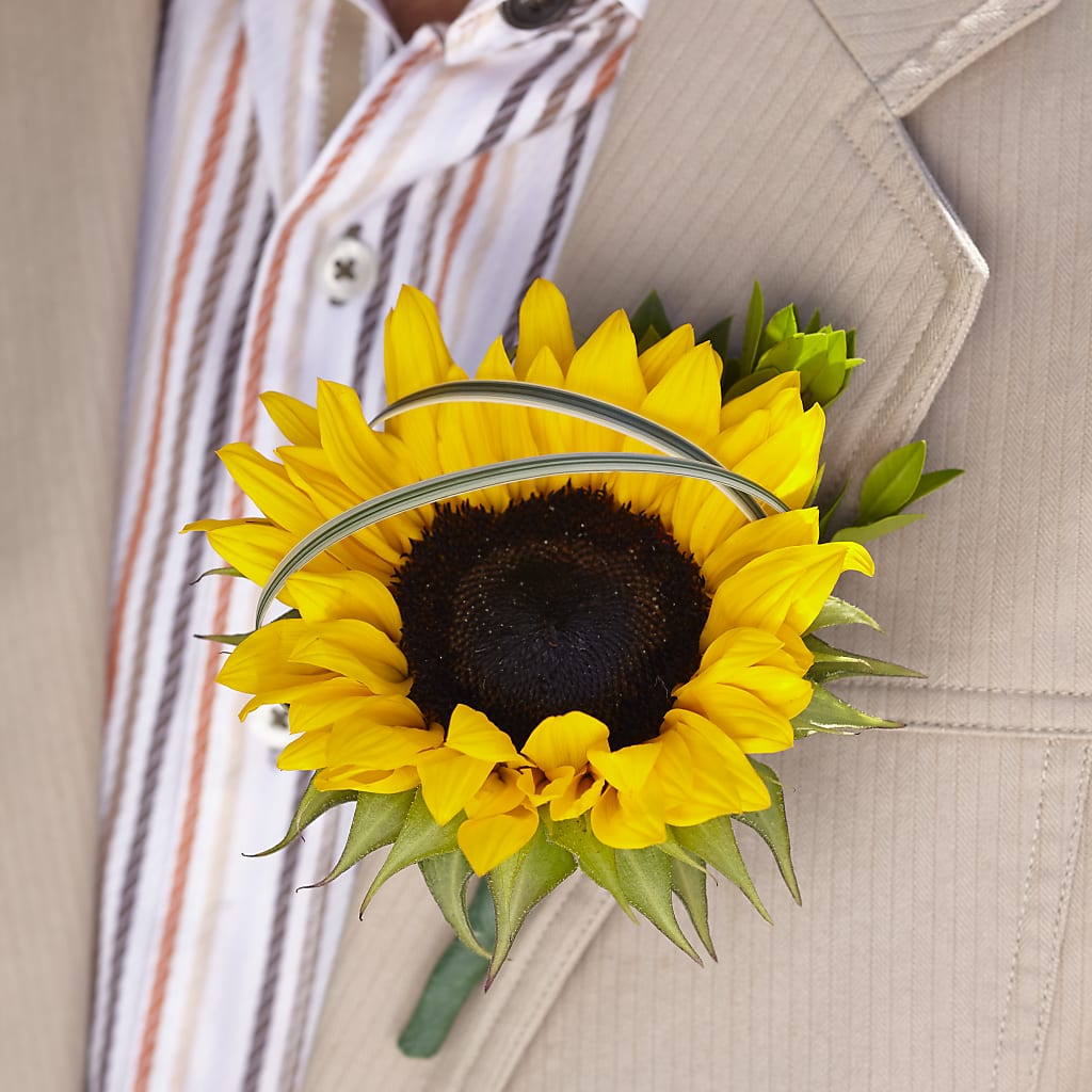 Free Spirit Boutonniere – Flowers Of Naples, Naples FL