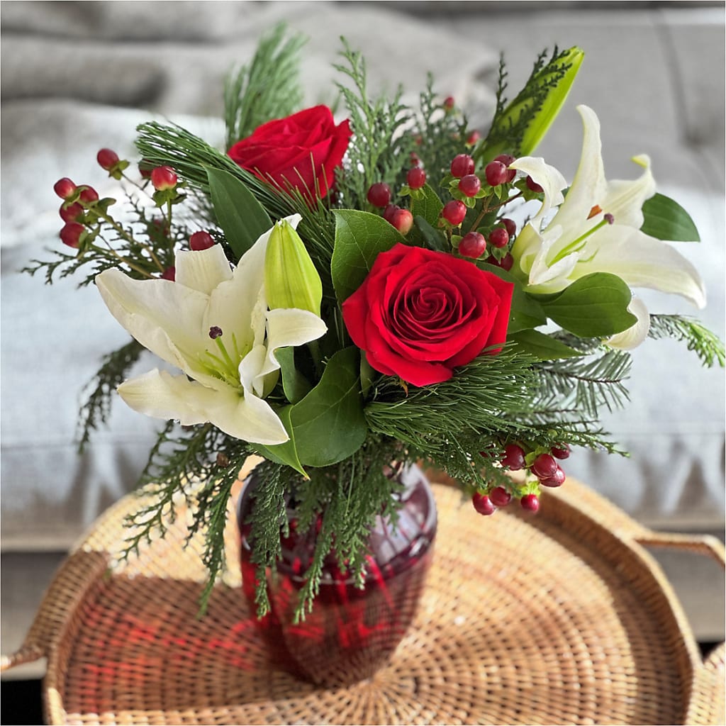 Evergreen Delight Bouquet –  Flowers Of Naples, Naples FL