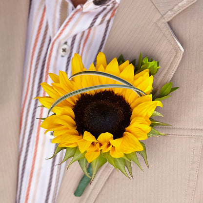 Free Spirit Boutonniere –  Flowers Of Naples, Naples FL